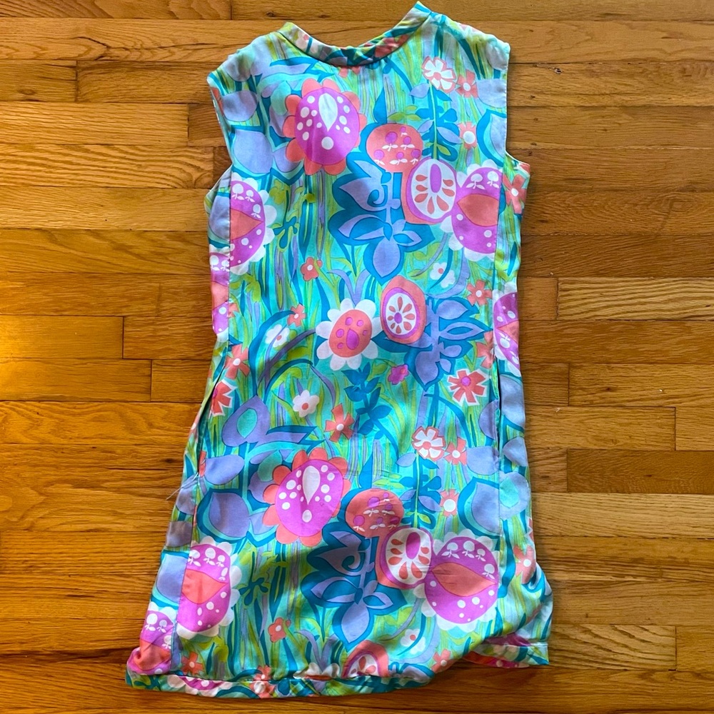 1960s vintage short dress with pockets.